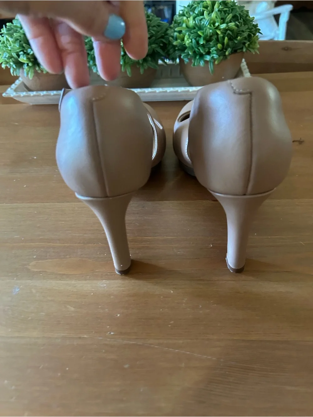 NEW Clarks Collection Women's Tan Cross-Strap Heels Size 8 1/2
